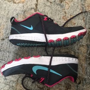 Nike wild trail running shoes size 8